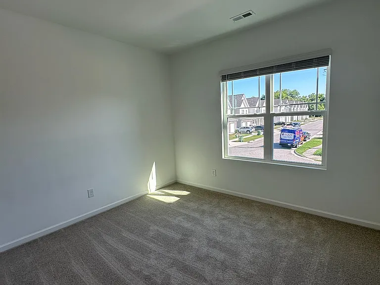 1317 Creekfront Dr — Photo 24