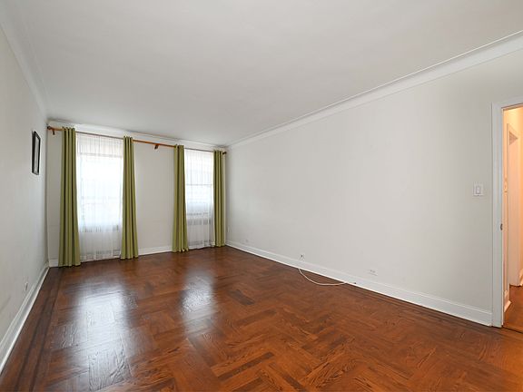 3rd image of 110 Shore Blvd #505