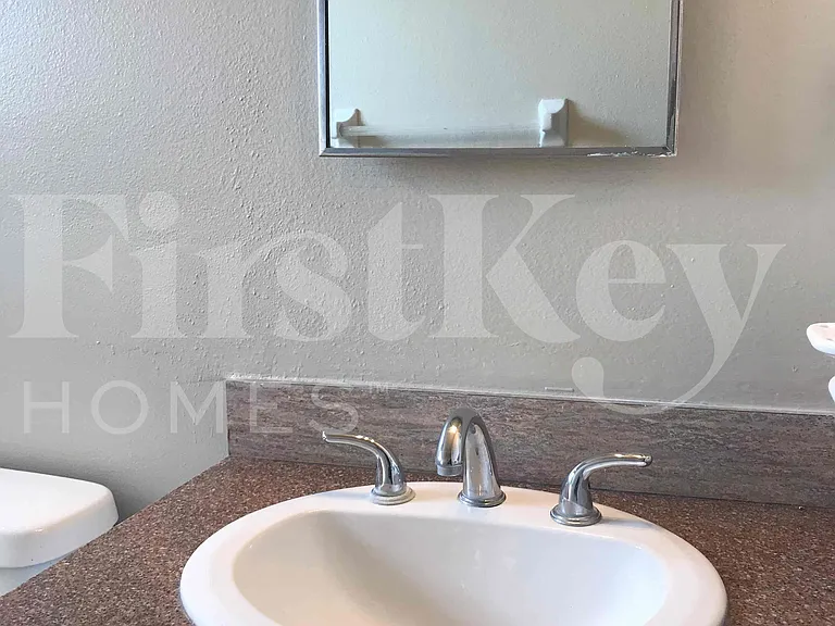 660 Flagler Dr — Photo 11