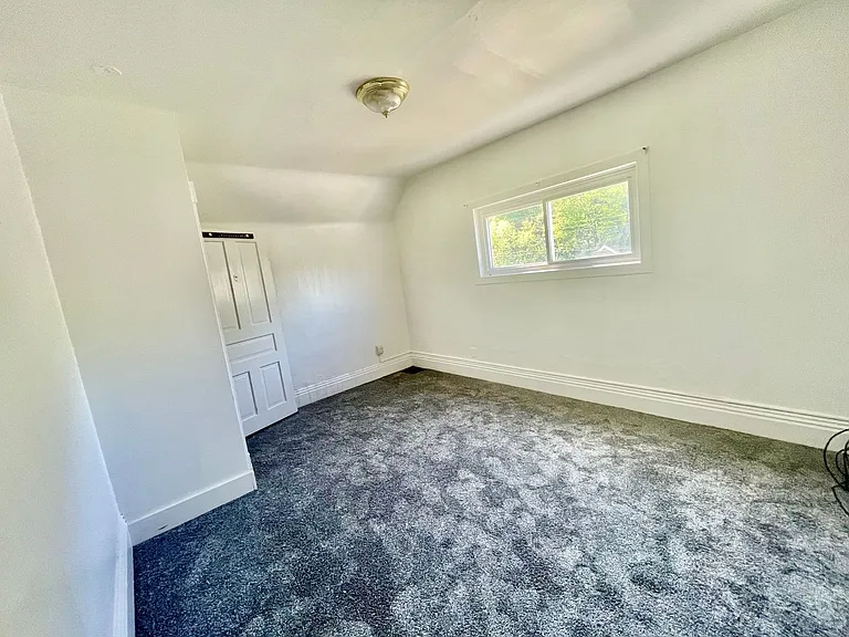 520 Glenn St — Photo 7