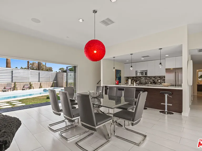 1052 Audrey Dr — Photo 4