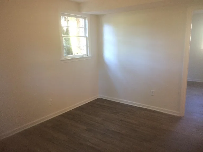 1806 Cheltenham Ln — Photo 12
