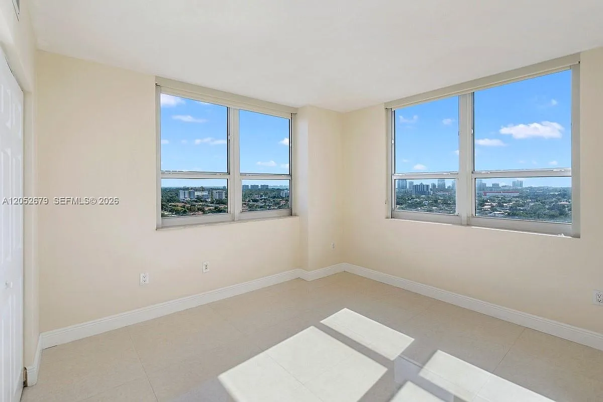 3 bed, 3.0 bath, $4,700 — Photo 4