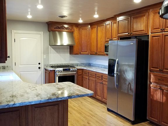 3rd image of 13290 Temple Dr