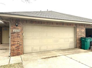 12320 SW 2nd St, Yukon, OK 73099