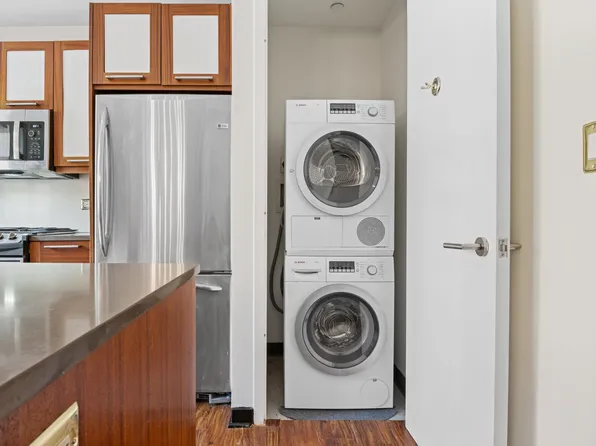 3585 Greystone Avenue image 5 of 11