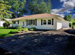 2129 Fairfield Rd, Lindenhurst, IL 60046