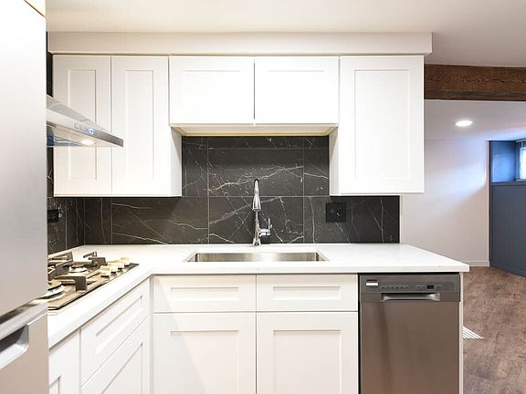 4th image of 841-41 N Maplewood Ave #I