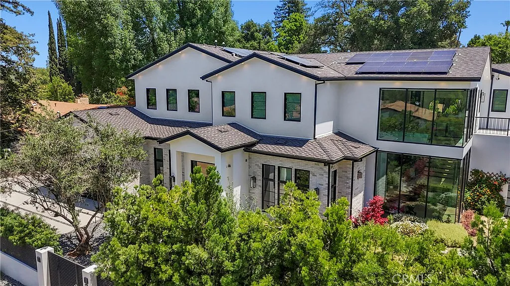 7 bed, 7000 sqft, $34,000 — Photo 4