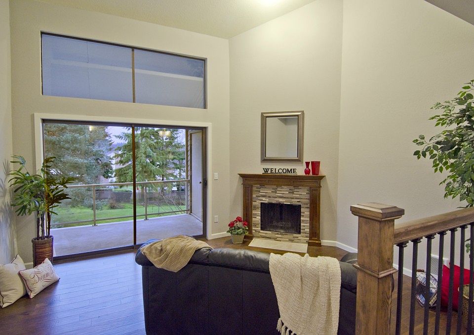 1st image of 23003 Lakeview Dr