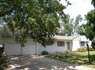 1121 Wagon Wheel Rd, Lawrence, KS 66049