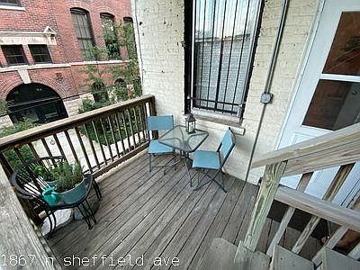 2nd image of 1867 N Sheffield Ave #1215
