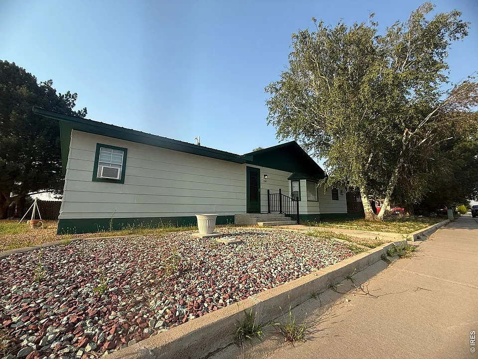 114 Linden Dr