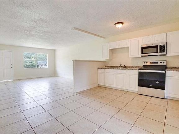 3rd image of 5112 La Salle St #2