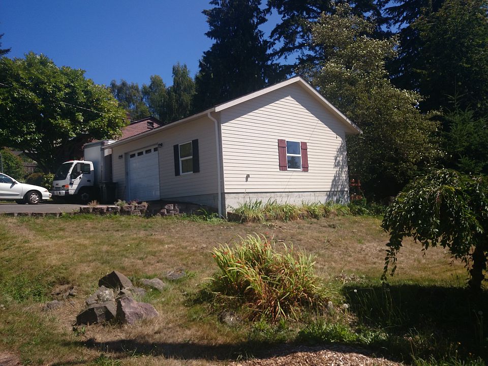 2nd image of 833 NW 120th St