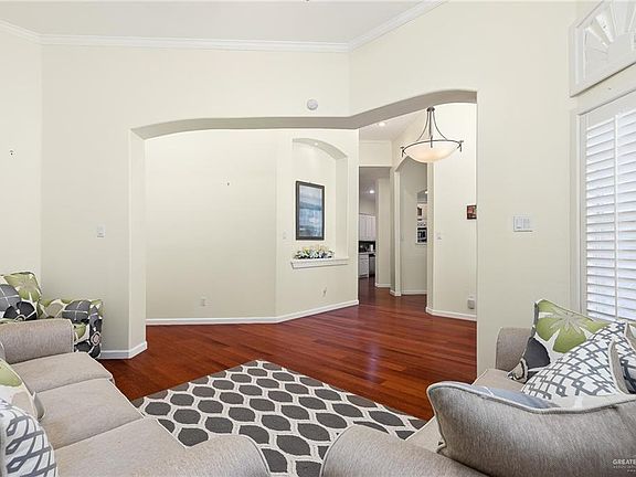4th image of 1504 Sheri Lee Dr