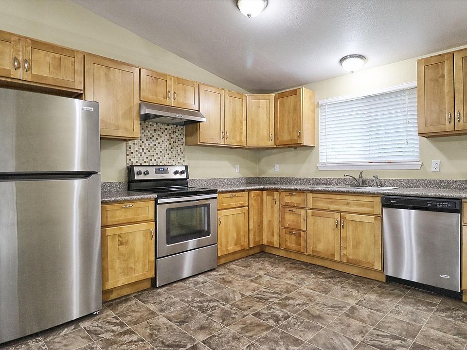 1st image of 3420 Eagle Dr NE #B