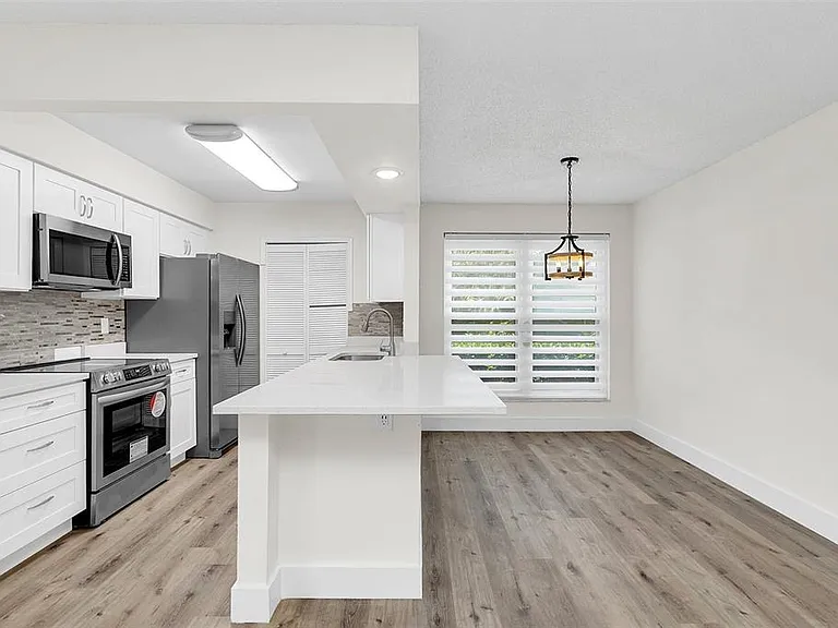 600 Casa Park Ct #M — Photo 6