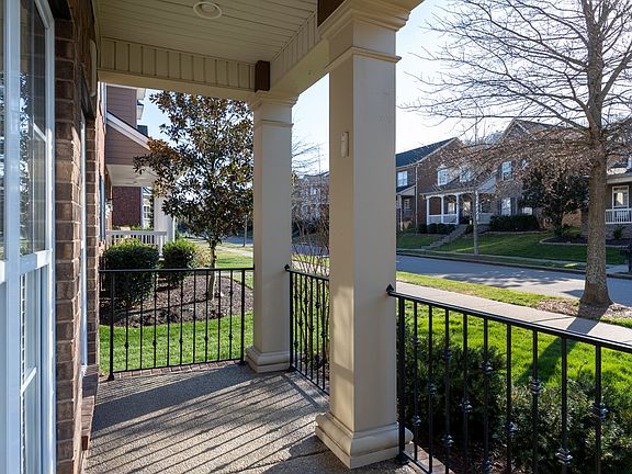 4th image of 636 Patriot Ln