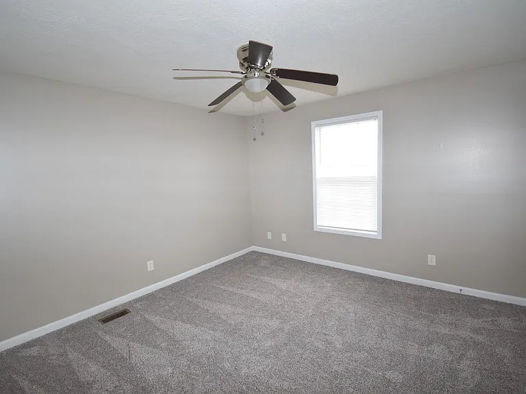 Peabody Dr - 362 (x4) — Photo 17