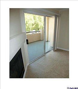 1st image of 5540 Owensmouth Ave APT 102