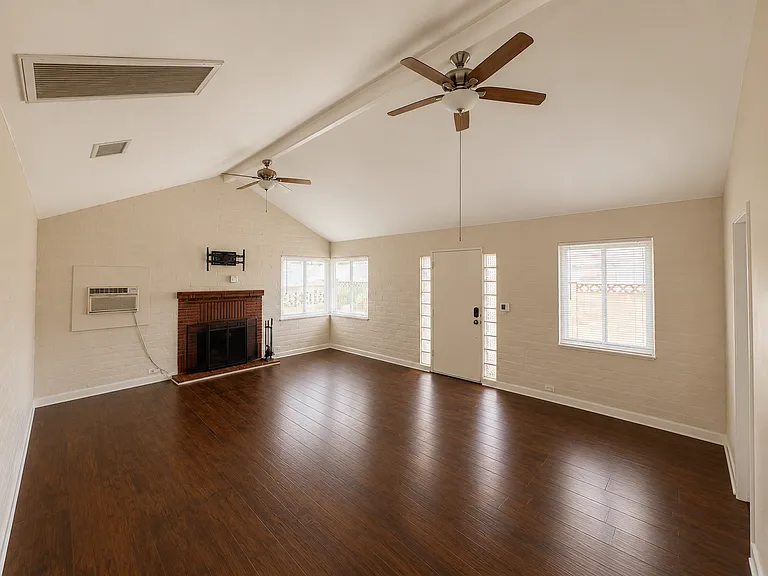 445 1/2 E Alisal Way — Photo 34