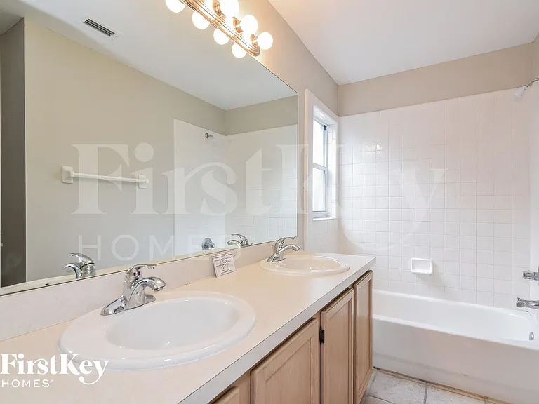 4705 Hunts Ct — Photo 10