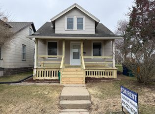 3953 E Maple St, Oak Creek, WI 53154