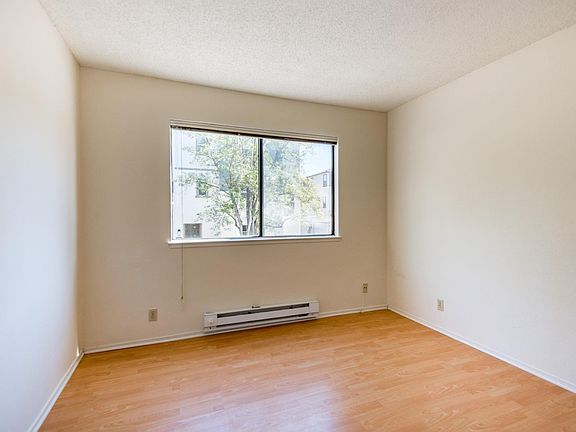 2nd image of 958 Kiely Blvd