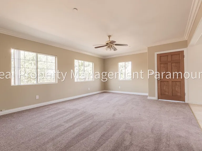3831 S Wall St — Photo 3