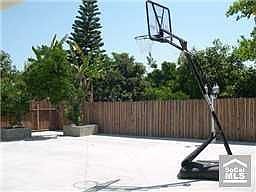 5th image of 140 S Topanga Dr