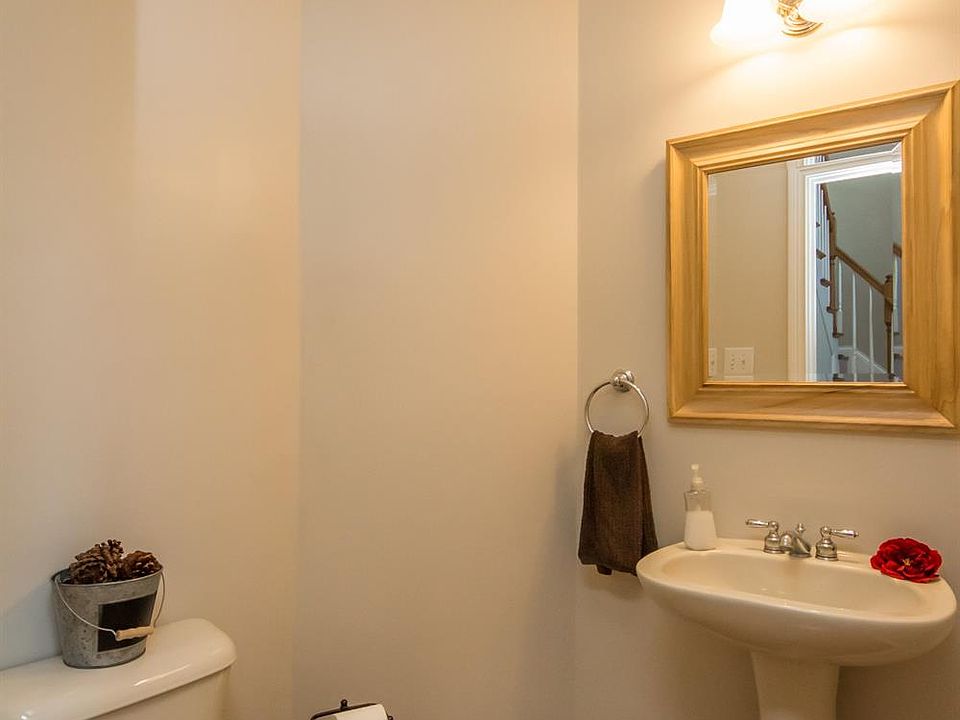 1st image of 213 Juniper Dr