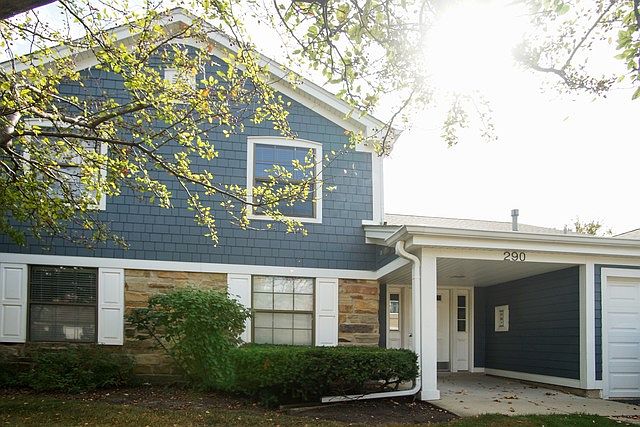 1st image of 290 Middlebury Ct