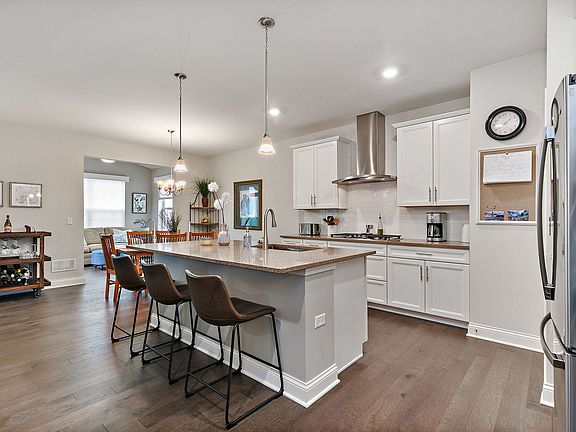 4th image of 1108 Black Cherry Dr