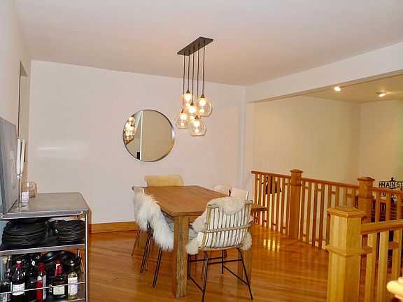 2nd image of 1800 N Larrabee St