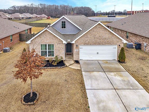 2nd image of 28 Sage Oak Dr