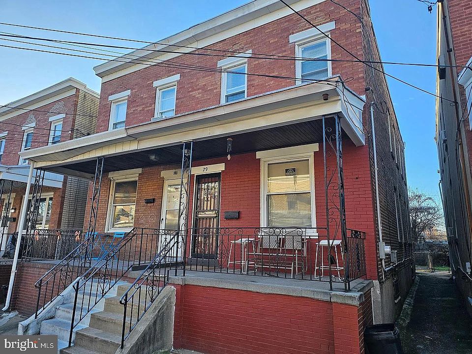 1st image of 29 Dexter St