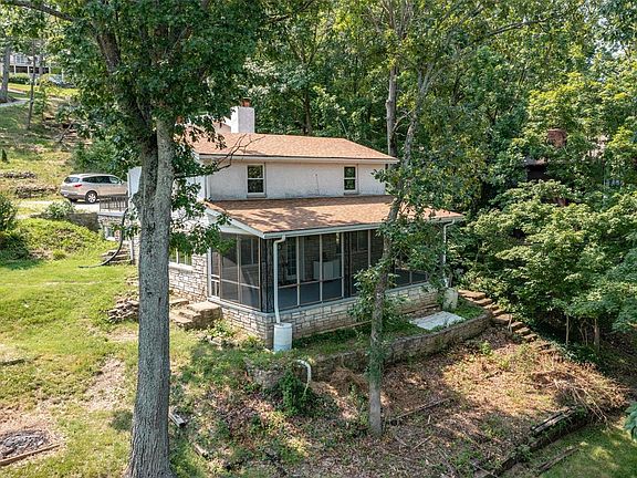 5th image of 115 S Lake Dr