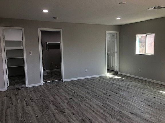4th image of 534 E Papago Dr
