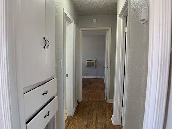 3rd image of 720 NE 34th Ter