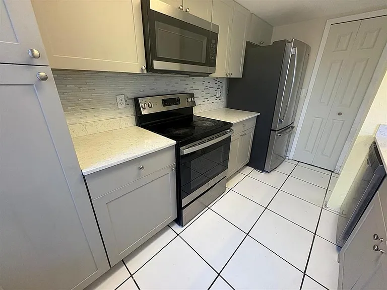 4033 Henley Rd #1707 — Photo 19
