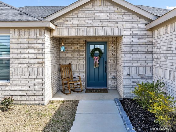 4th image of 922 Indian Plains Rd