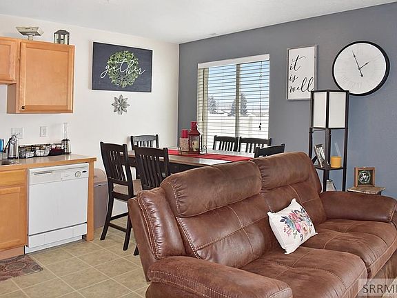 4th image of 3531 E Greenfield Dr