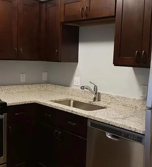 2208 Mission Hill Cir — Photo 2