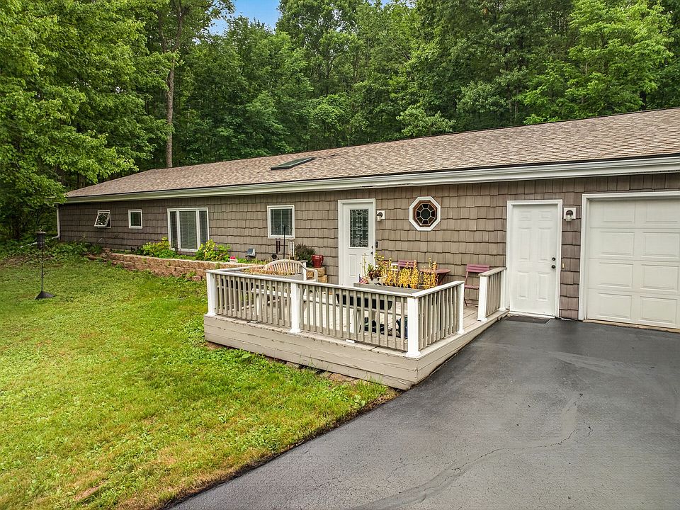 1st image of 119 Bear Swamp Rd
