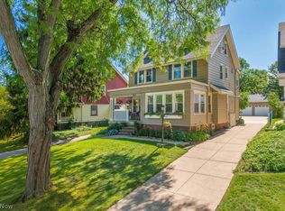 1533 Lewis Dr, Lakewood, OH 44107