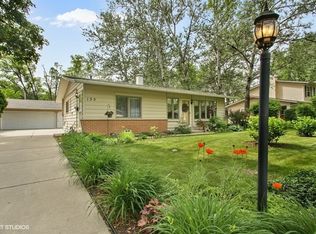 133 Saint Marys Pkwy, Buffalo Grove, IL