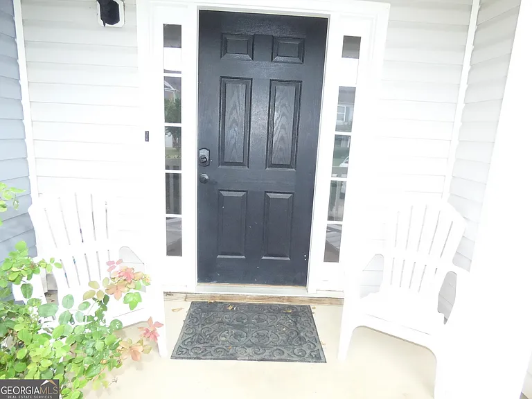 1465 April Ln — Photo 6