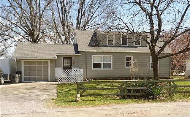 1st image of 3021 S 8th St