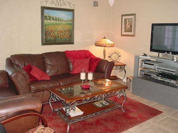 4th image of 209 Palm Ln